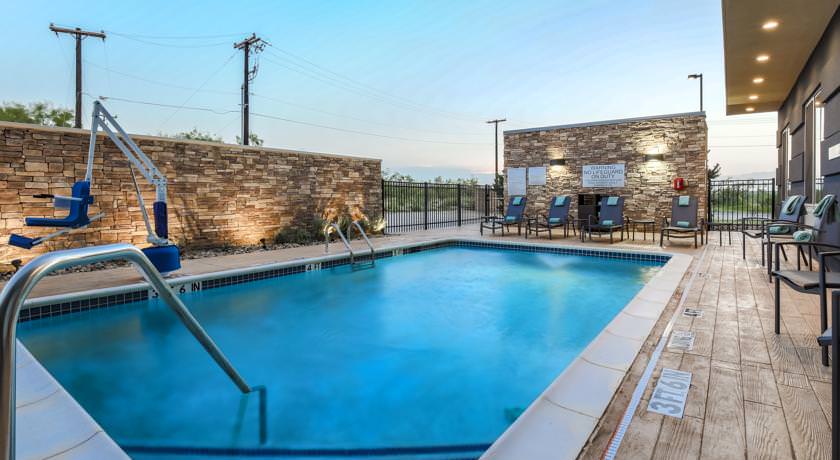 Pool Builder in Frisco, Texas - MG Pools
